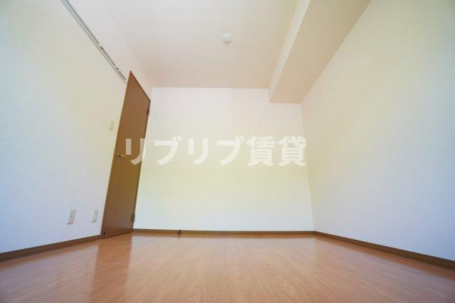 サーンク都の洋室