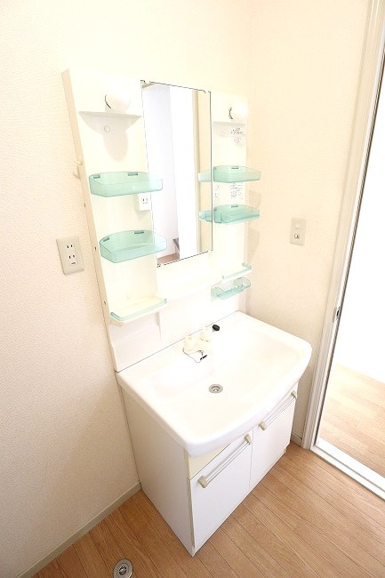 サニーコート桧木D棟の独立洗面台