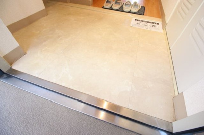 【玄関】 | サントゥールくいな橋 | 毎日通る玄関はこちらです