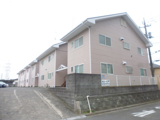 【外観】 | 小田急多摩線「栗平」駅より徒歩3分！便利な立地の2階建てアパートです♪通勤通学はもちろん、お買い物やお出かけにもGood☆
