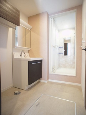 【独立洗面台】 | ラフォーレ・ハピネスC | 洗髪洗面化粧台と洗濯機置き場があります♪