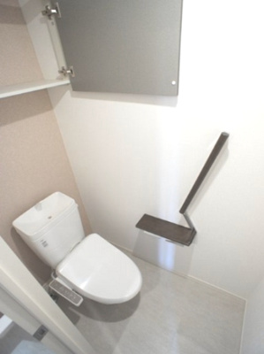 【トイレ】 | ラフォーレ・ハピネスC | 温水洗浄暖房便座機能付きです♪