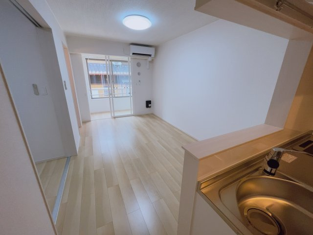 シャトル脇島の居間・リビング