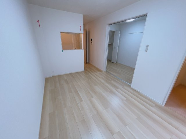 シャトル脇島の居間・リビング