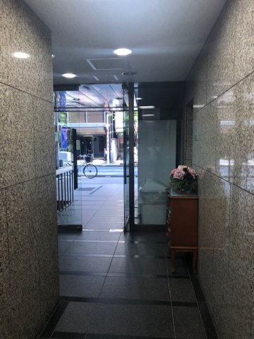 ムツミビルヂングのロビー