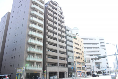 【外観】 | グランドメゾン中央通り | フジグラン広島へ徒歩3分の利便性良好なマンション。
広島中心地・飲食店・コンビニなどもすべて徒歩圏内です。
