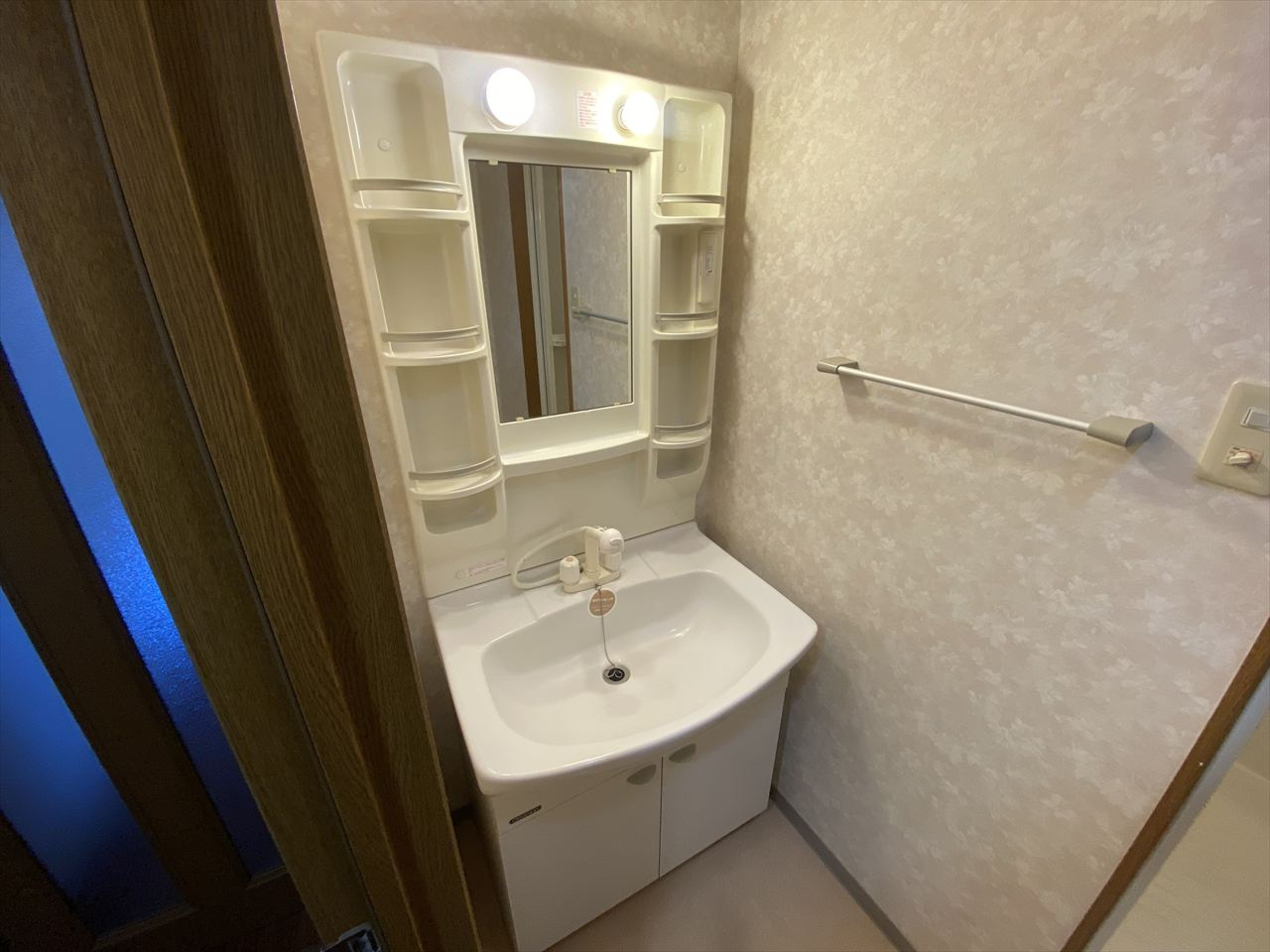 ウィステリアブロッサムの独立洗面台