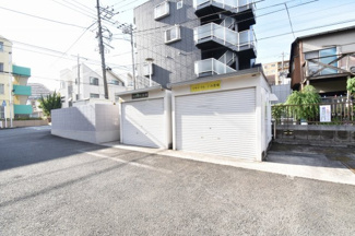 【その他共用部分】 | ゴミ置場です。
管理人がいますので汚くなりがちなゴミ置場もしっかりと管理されています。