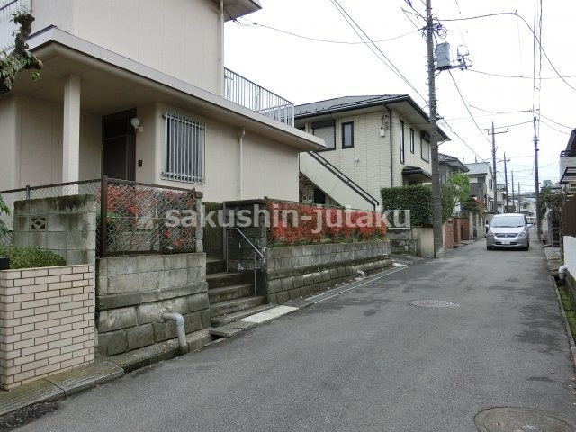 八千代市八千代台北７丁目　中古戸建　の前面道路含む現地写真|前面道路含む現地写真です