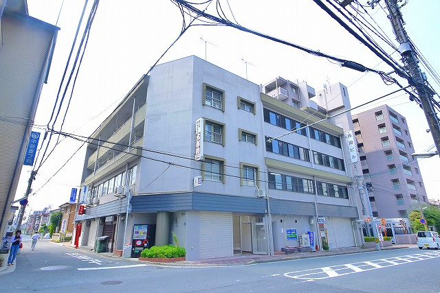 第1西田ビルの外観