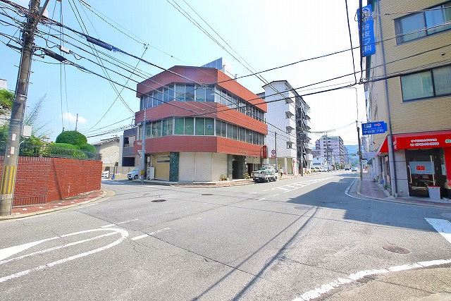 第1西田ビルの周辺