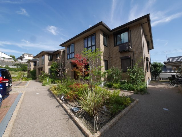 グランチュイールB棟の外観