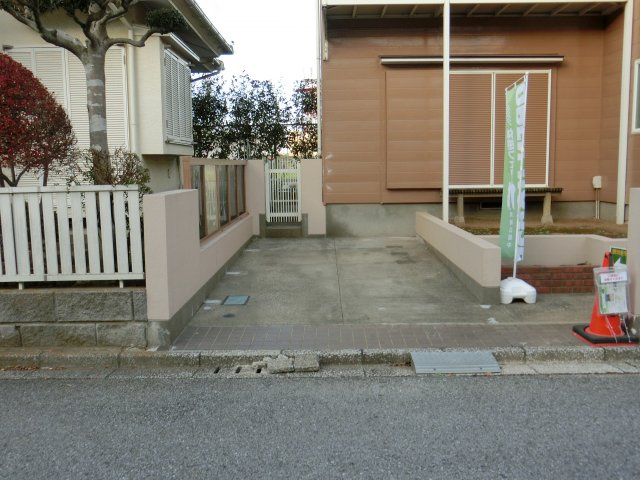 八千代市大和田新田　中古戸建　４ＬＤＫ＋納戸　全居室南向き　の駐車場|カースペースあります。