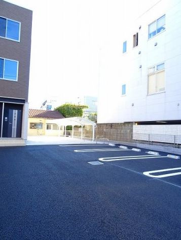 ジェルメⅡの駐車場