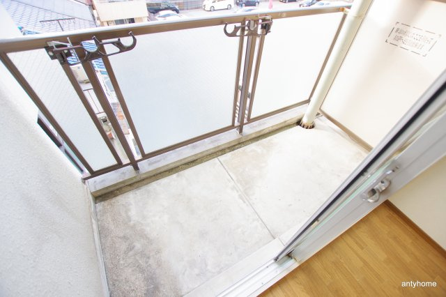 第2東三国グランドハイツ　仲介手数料無料のバルコニー