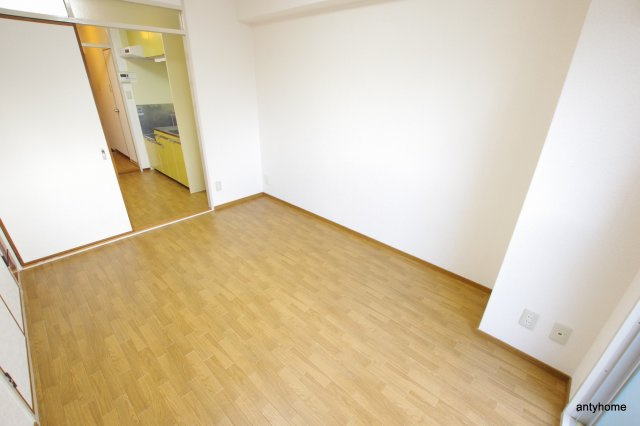 第2東三国グランドハイツ　仲介手数料無料の洋室