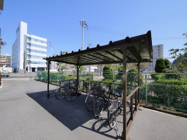 タダスビルのその他共用部分|駐輪場です