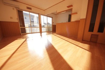 【居間・リビング】 | ヴェルディハイツＡ