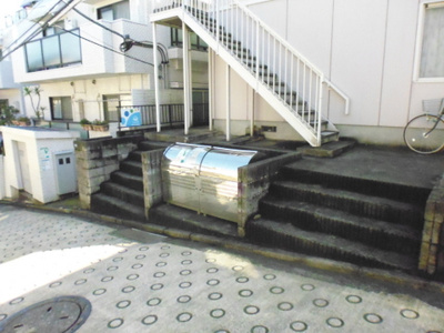 【その他共用部分】 | ハイシューガ日吉A | 敷地内ごみ置き場でごみ出しもらくらく～♪忙しい社会人さんや学生さんにもうってつけ！
