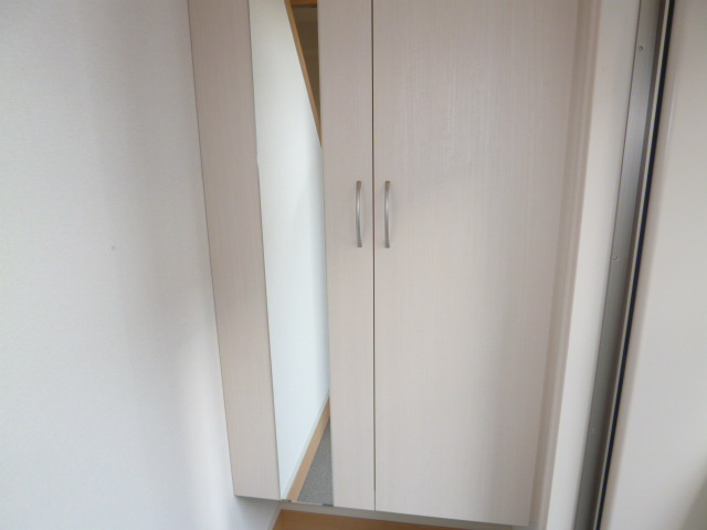 サンヴィオレＡの玄関|シューズボックス