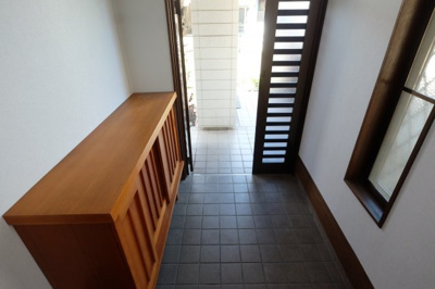 【ロビー】 | 都賀５丁目戸建貸家 | 玄関土間