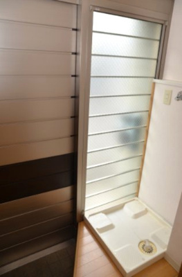 【玄関】 | バースホームいずみ | 収納もある玄関です