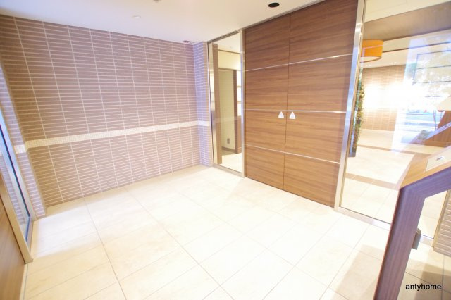 ブリリアント同心　仲介手数料無料のロビー