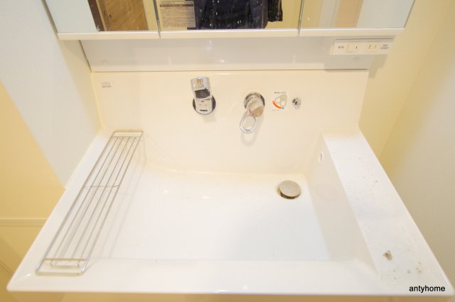 ブリリアント同心　仲介手数料無料の洗面所