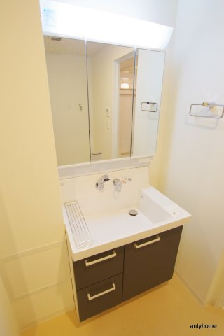 ブリリアント同心　仲介手数料無料の洗面所