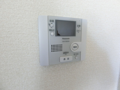 【セキュリティ】 | Mutti/ムッティ | 防犯対策に有効なカメラ付きインターホン！突然の来客にもバッチリ対応できちゃいます☆