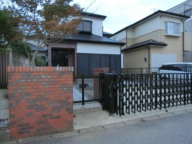 習志野市本大久保２丁目　中古戸建　南西側道路で陽当り良好の外観