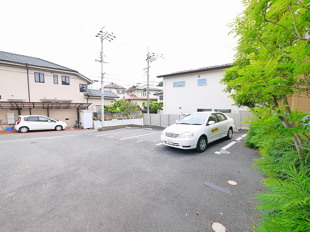 アネシスあやめ池の駐車場