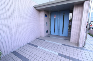 【エントランス】 | シュテレ７０