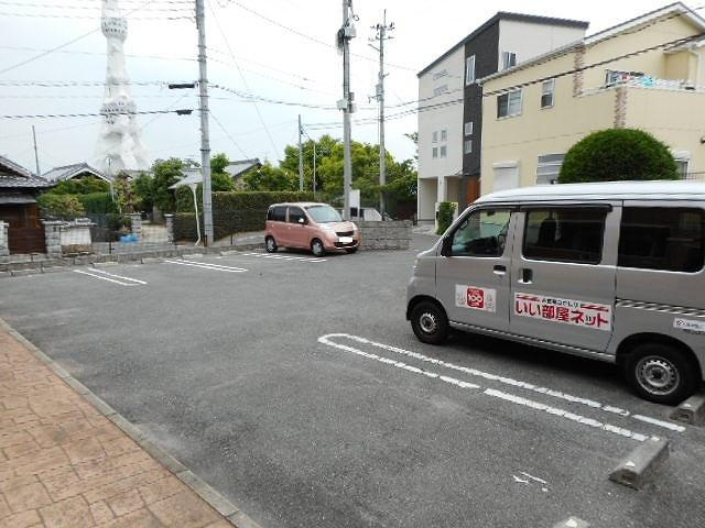 ダイアナヒルの駐車場