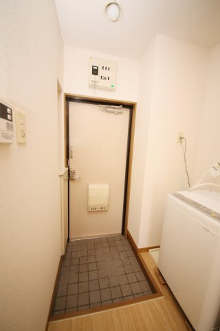 ライラック青山の玄関