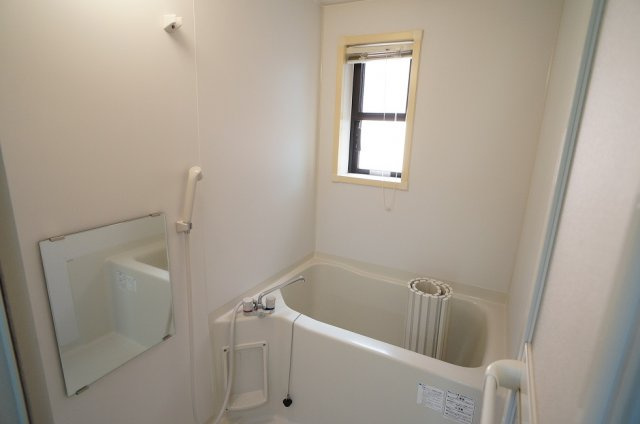 【浴室】 | コーポルピナス | 窓付で通風良好