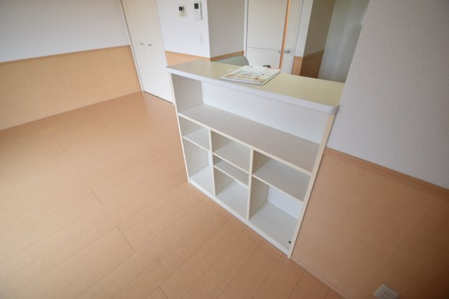 ロイヤルヒルズＬのキッチン|カウンターが棚になっております