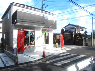 【外観】 | 外はこのようになっています。2880から2680万円に価格変更です。駐車３台可能。車種によります。