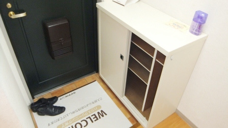 ドミトリー西船の玄関|下駄箱完備