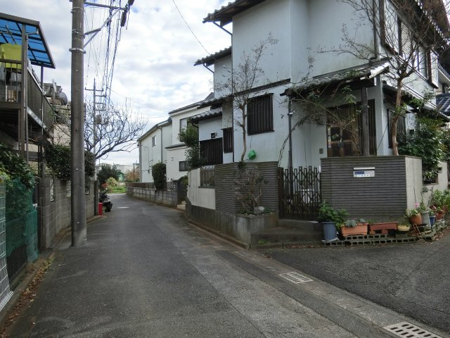 八千代市八千代台北１７丁目　土地　角地　建築条件なしの前面道路含む現地写真|前面道路含む現地写真です