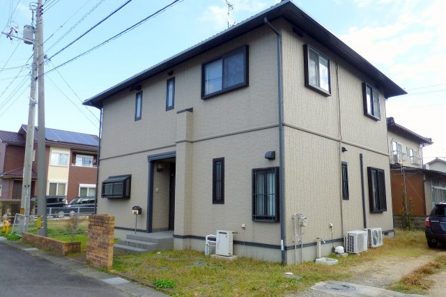 米子市富益町貸家