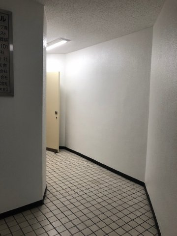 神田カトランビルのロビー