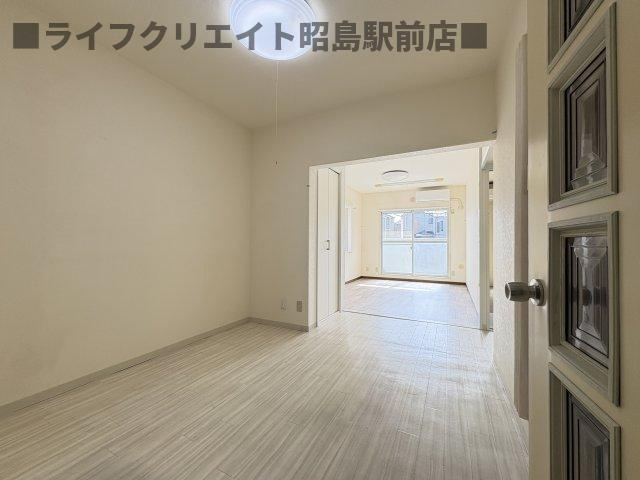 アエラス昭島の居間・リビング