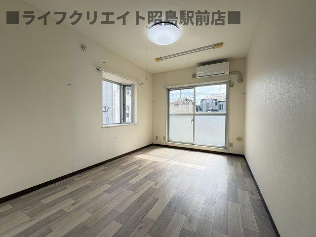 アエラス昭島の居間・リビング