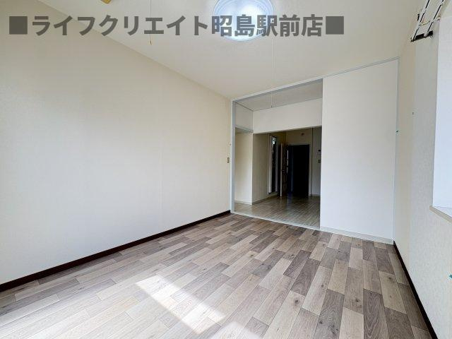 アエラス昭島の居間・リビング