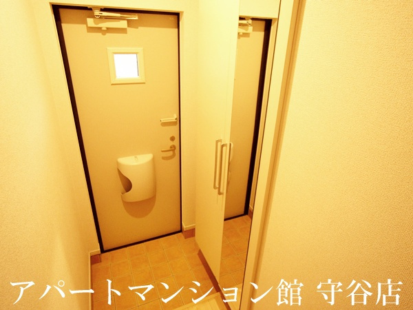グラース　クローⅤの玄関
