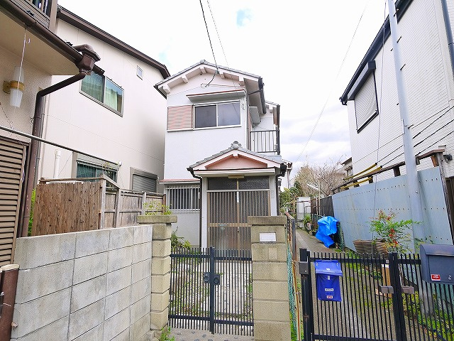 中辻町戸建の外観|キレイな外観です。
