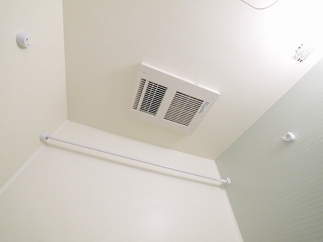 コントレイルの設備|お風呂には浴室乾燥機もついてます。