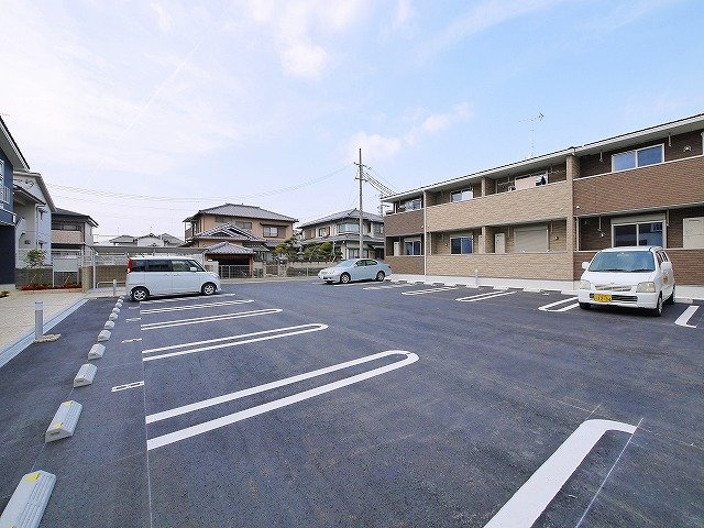 フラン・ベルⅡの駐車場