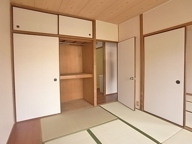 シャトー朝霧の和室